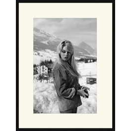 Digitaldruck »Brigitte Bardot, Winter«, Rahmen: Buchenholz, Schwarz