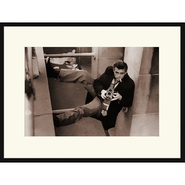 Digitaldruck »James Dean mit Fotokamera«, Rahmen: Buchenholz, Schwarz
